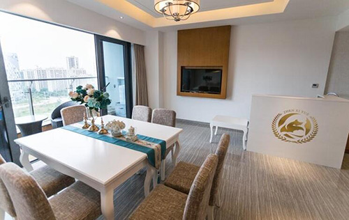 ?？趮寣毸C月子中心