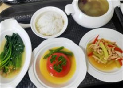 貴陽(yáng)愛(ài)瑪家月子會(huì )所月子餐