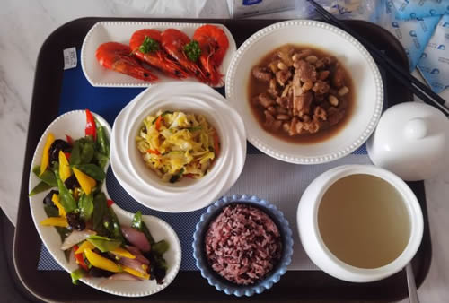 科學(xué)營(yíng)養月子餐圖片