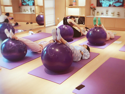 東莞馨田月子會(huì )所瑜伽室