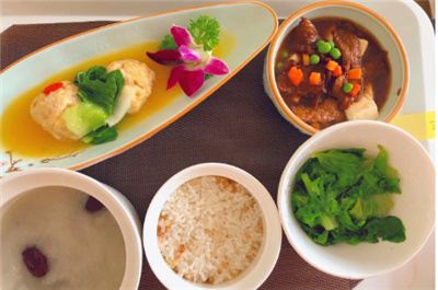 武漢百佳月子會(huì )所月子餐