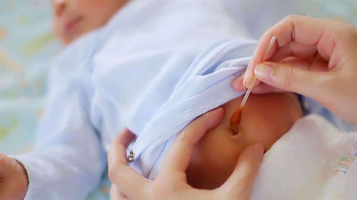 青島維愛(ài)家月子中心新生兒肚臍護理