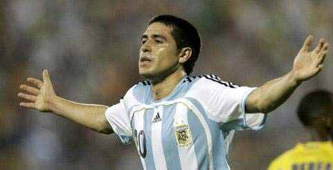 盤(pán)點(diǎn)阿根廷足球歷史十大巨星排行榜: 三人效力巴薩, 第一名是傳奇