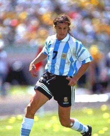 盤(pán)點(diǎn)阿根廷足球歷史十大巨星排行榜: 三人效力巴薩, 第一名是傳奇